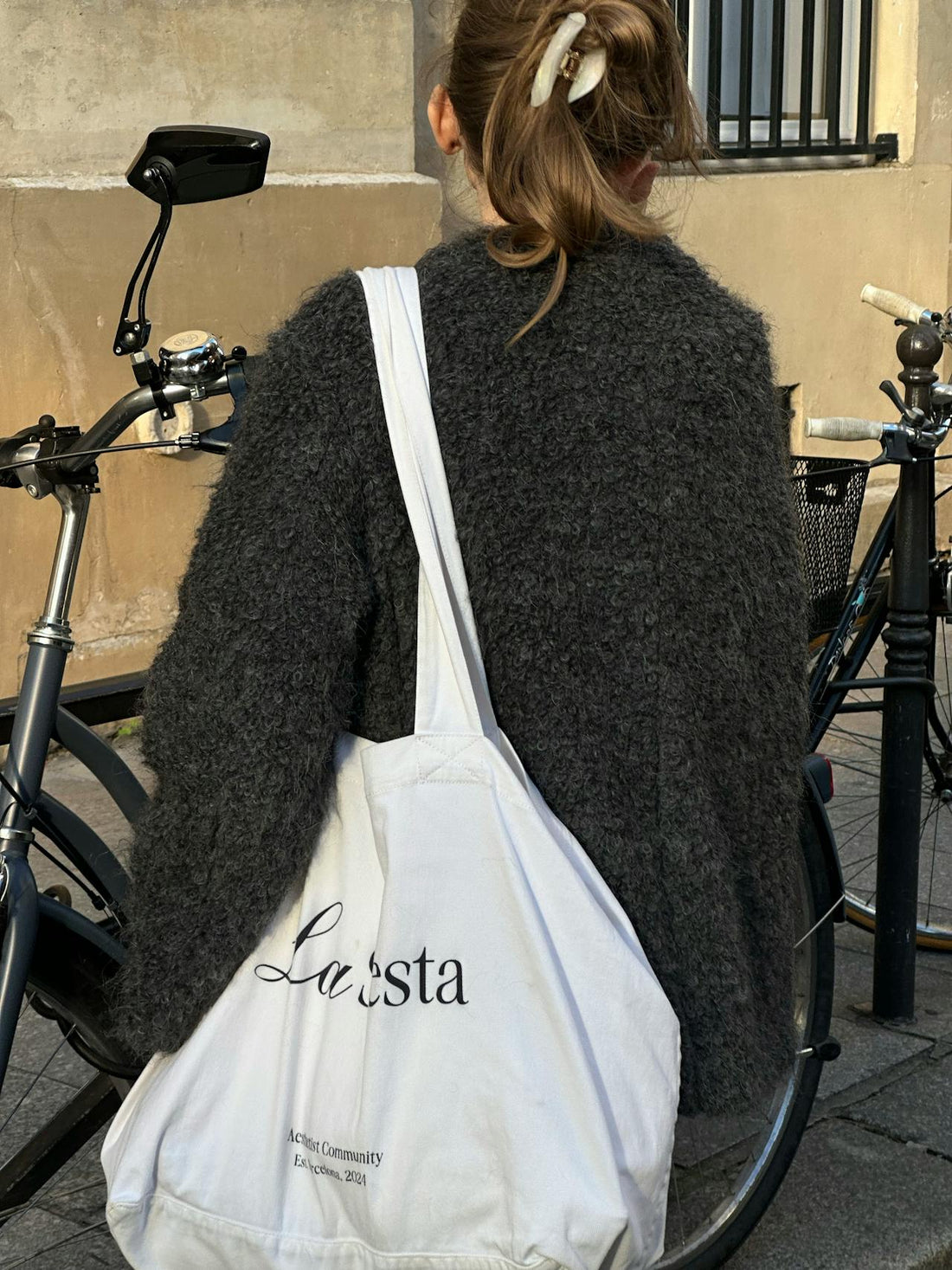 So kombinierst du Graphic Tees richtig – Styling-Tipps für Männer & Frauen